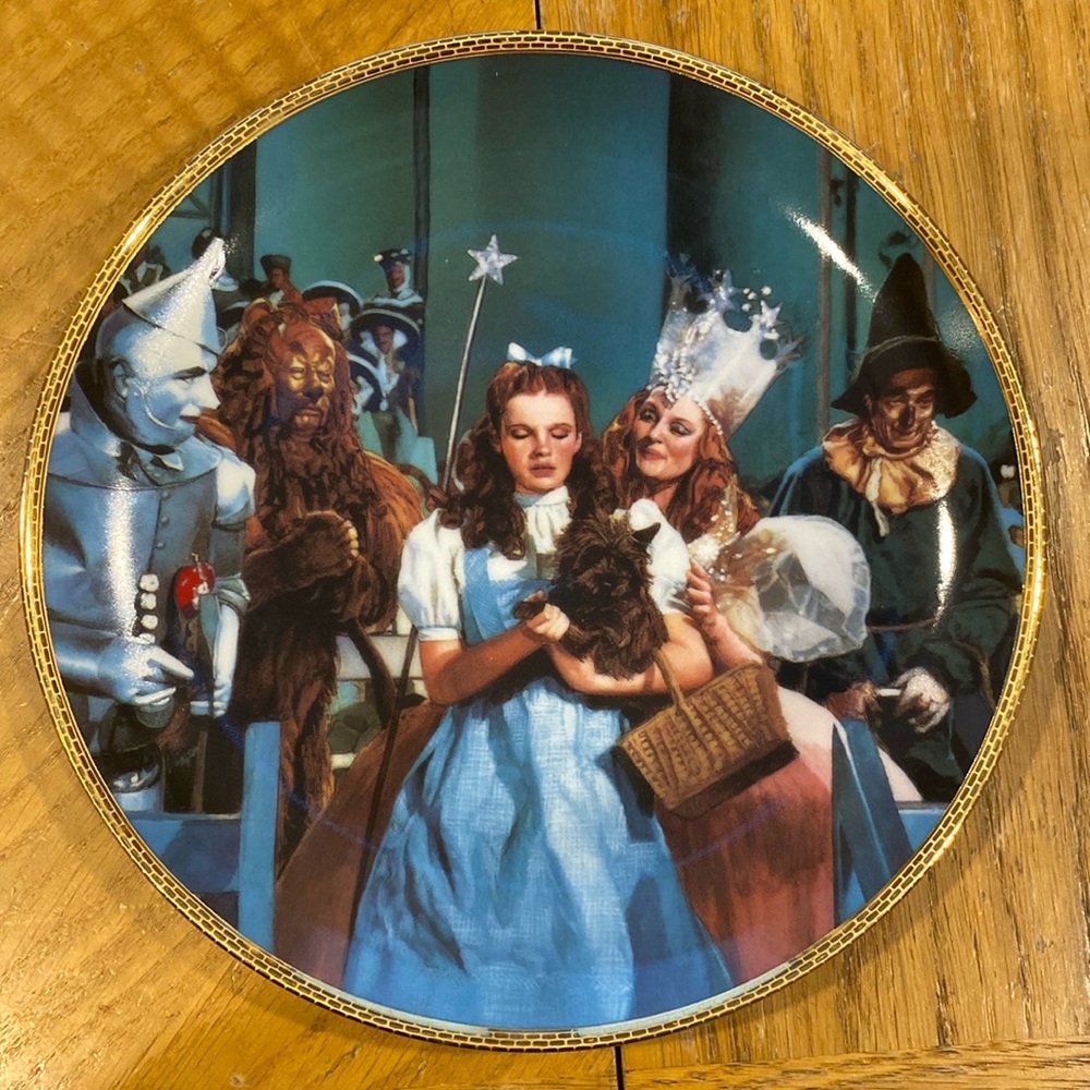 “There’s No Place Like Home” collector plate from The Wizard of Oz
